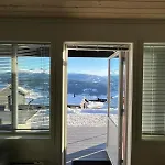 Apartment Sauna & Mountain Views - Ski-in Ski-out Luxury