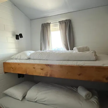 Sauna & Mountain Views - Ski-in Ski-out Luxury * Voss